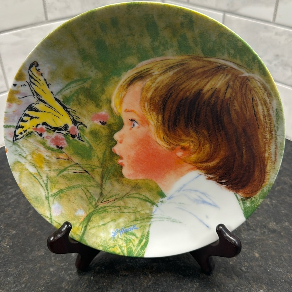 Edwin M. Knowles “Wonderment”Collectible Plate